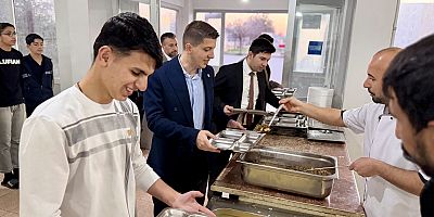 Kaymakam Erdoğan, Pansiyonda Kalan Öğrencilerle İftar Sofrasında Buluştu