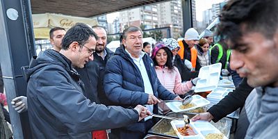Kaymakam Karaman, Milli Futbolcu Çolak ile Depremzedelerle Bir Araya Geldi