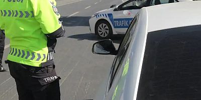 Kayseri'de 17 yaşındaki ehliyetsiz sürücüye 335 bin lira ceza