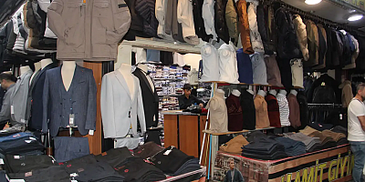 Kış hazırlıklarını tamamlayan giyim esnafı, satışların artmasını bekliyor