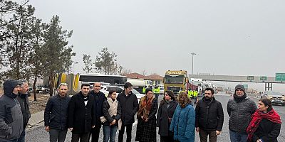 Kobanê’ye Yardım Konvoyu Durduruldu