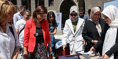 “Kumaşın Hafızası” Sergisi Diyarbakır’da Açıldı