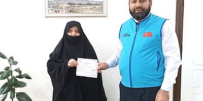 Kur'an Kursu Öğreticisinden Örnek Bağış
