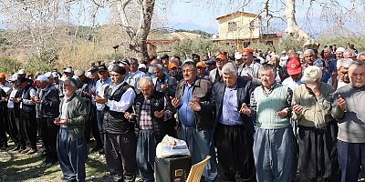 Kuraklık endişesi nedeniyle mahalleli yağmur duasına çıktı
