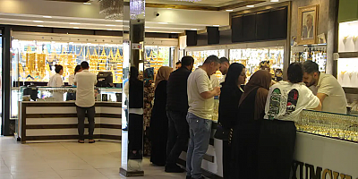Kuyumcular: Altındaki dalgalanmalar devam edecek, şu an altın almak için iyi bir fırsat