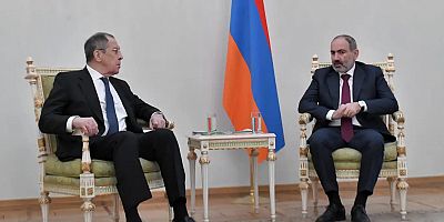 Lavrov: Önce ateşkesin sağlanması gerektiği yaklaşımını reddediyoruz