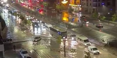 Malatya'da sağanak yağış nedeniyle alt geçitler ve yollar göle döndü