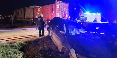 Malatya'da tren otomobile çarptı: 2'si çocuk 5 yaralı