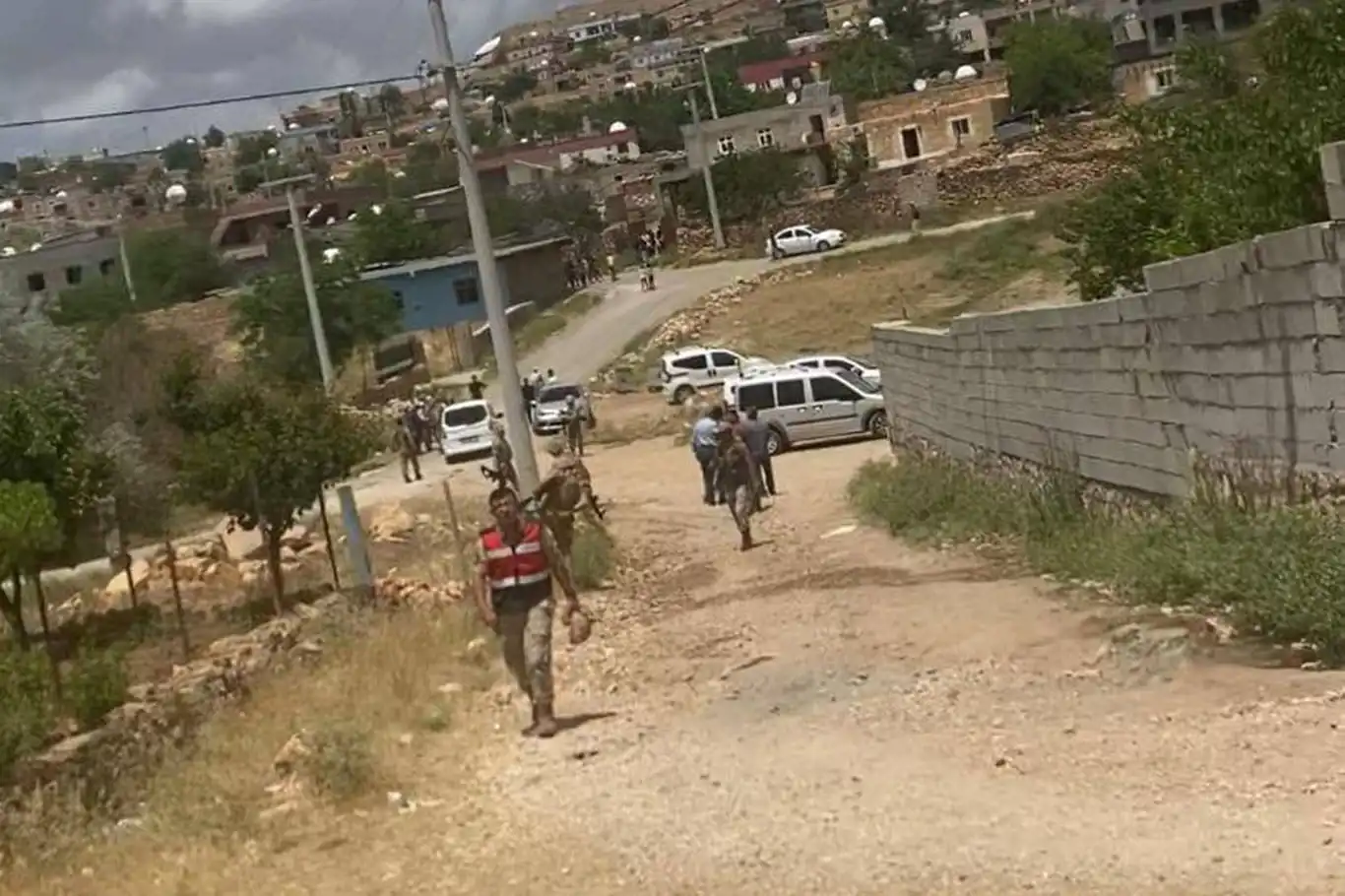 Mardin'de arazi kavgası: Biri asker 14 yaralı