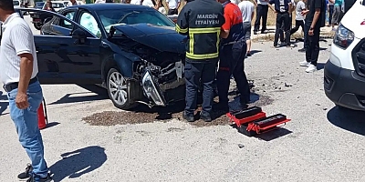 Mardin’de iki otomobil çarpıştı: 3 kişi yaralandı
