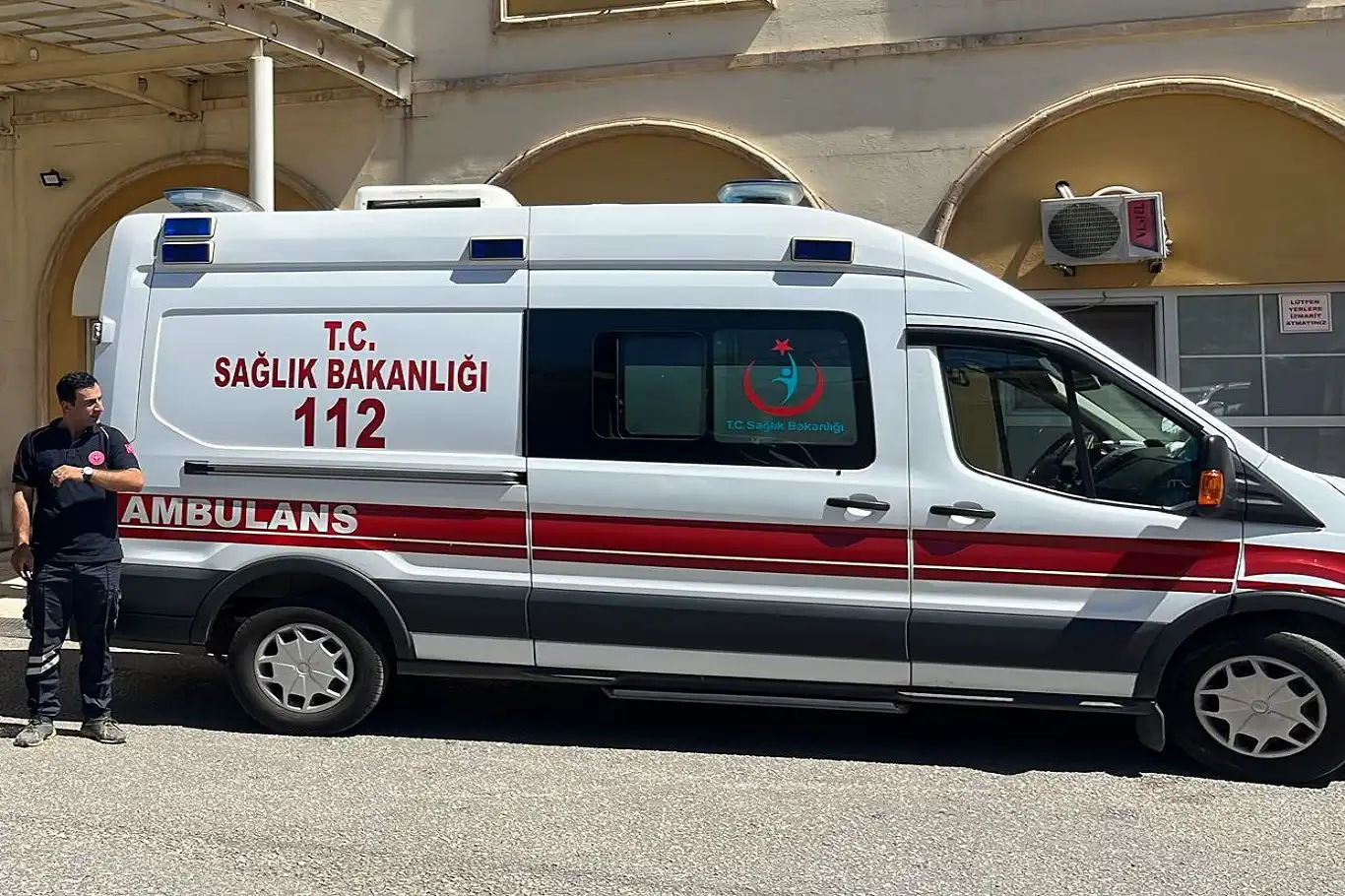 Mardin'de öğrenci servisiyle otomobil çarpıştı: 5 yaralı