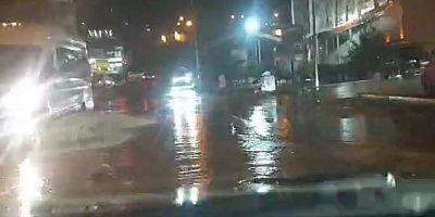 Mardin’de sağanak yağış etkili oldu: Yollar göle döndü