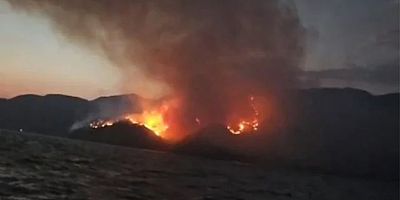 Marmaris'teki yangına denizden ve havadan müdahale sürüyor