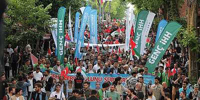Mavi Marmara'nın 13'üncü Yıldönümünde yürüyüş gerçekleştirildi