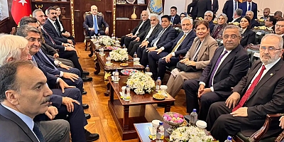 Meclis Başkanı Kurtulmuş, Diyarbakır Büyükşehir Belediyesini ziyaret etti