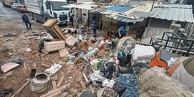 Mersin'de çöp ev temizlendi: 10 kamyon atık tahliye edildi