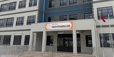 Mersin’de lise öğrencisi okulda silahla yakalandı
