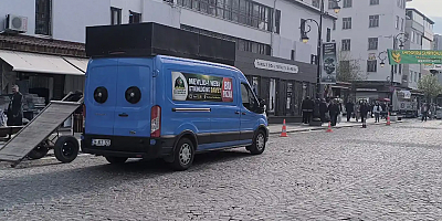 Mevlid-İ Nebi etkinliği için davet anonsları yapan araçlar Diyarbakır sokaklarında