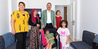 MHP Diyarbakır İl Başkanlığından ihtiyaç sahibi çocuğa tekerlekli sandalye desteği
