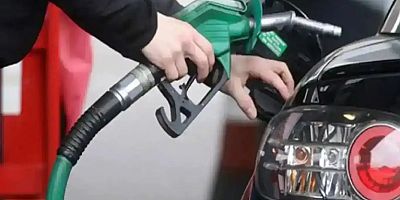 Motorine gece yarısı zammı: Fiyatlar tabelaya yansıdı