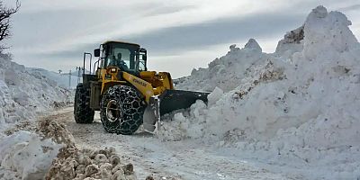 Nisan ayında kar sürprizi: 147 yol ulaşıma kapandı