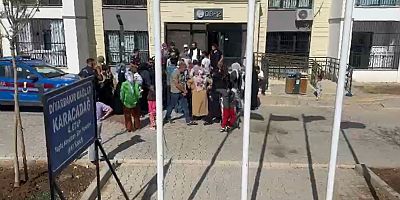 Oğlaklı TOKİ’de Tepki: Vatandaşlar Yönetim Binasına Girdi