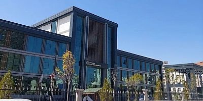 Okul Kayıtlarında Fatura Tartışması: Veliler Şikâyetçi, Yönetmelik Ne Diyor?