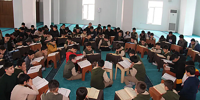 Okullarda Ramazan bereketi: Öğrenciler mukabelede buluştu