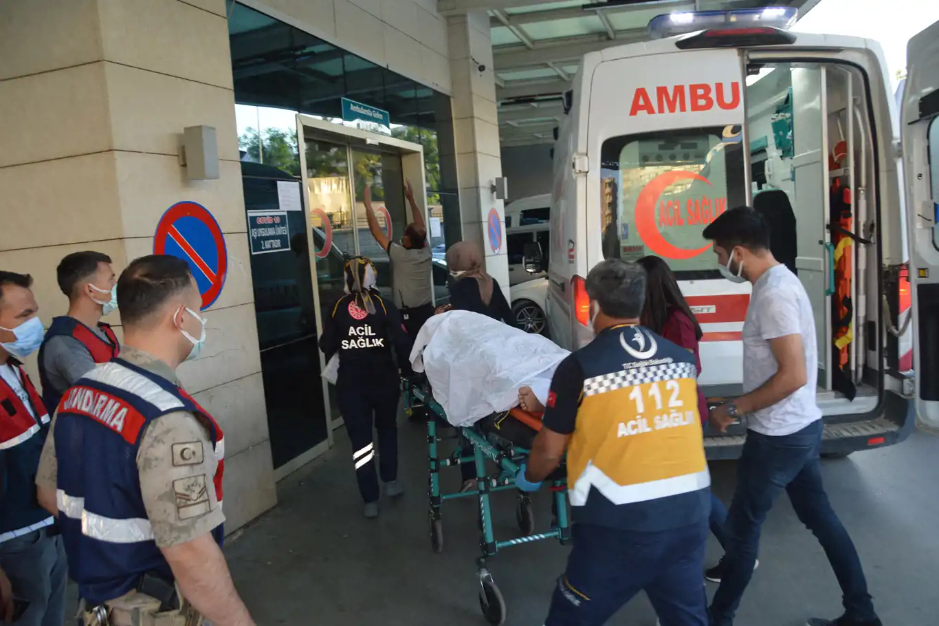 Otomobil ile motosiklet çarpıştı: 2 yaralı