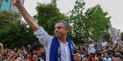 Özgür Özel ve 90 milletvekili CHP'den ayrıldı