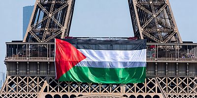 Paris’te Eyfel Kulesi’nde Filistin bayrağı açan 6 kişi gözaltına alındı