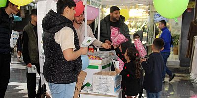 Peygamber Sevdalıları Bağlar esnafını lokumlarla mevlit etkinliğine davet etti