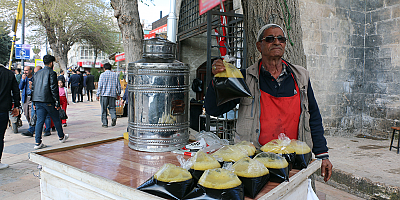 Ramazan ayıyla birlikte meyan şerbeti tezgâhlardaki yerini aldı  