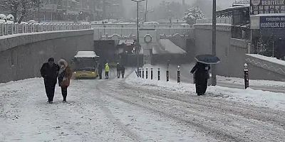 Rampayı aşamayan Diyarbakır Büyükşehir belediye otobüsleri vatandaşları yol ortasında indirdi