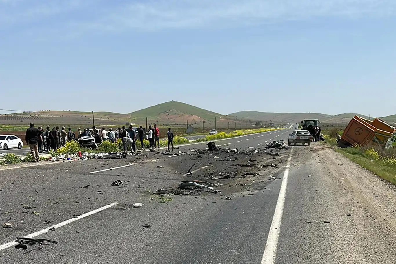 Şanlıurfa'da kamyonet ile otomobil çarpıştı: 4 ölü