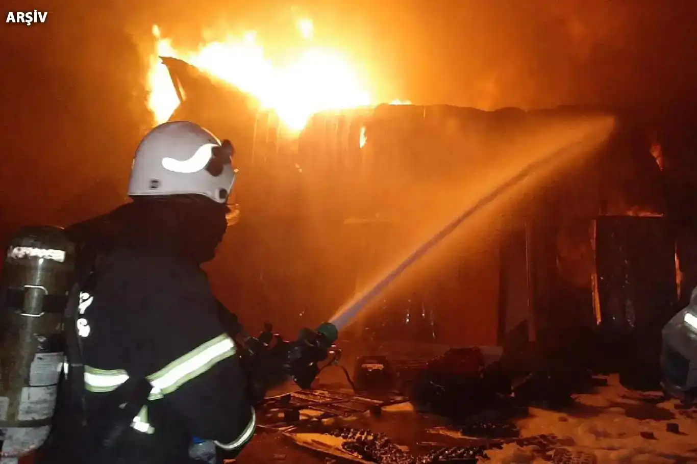 Şanlıurfa'da pamuk fabrikasında yangın