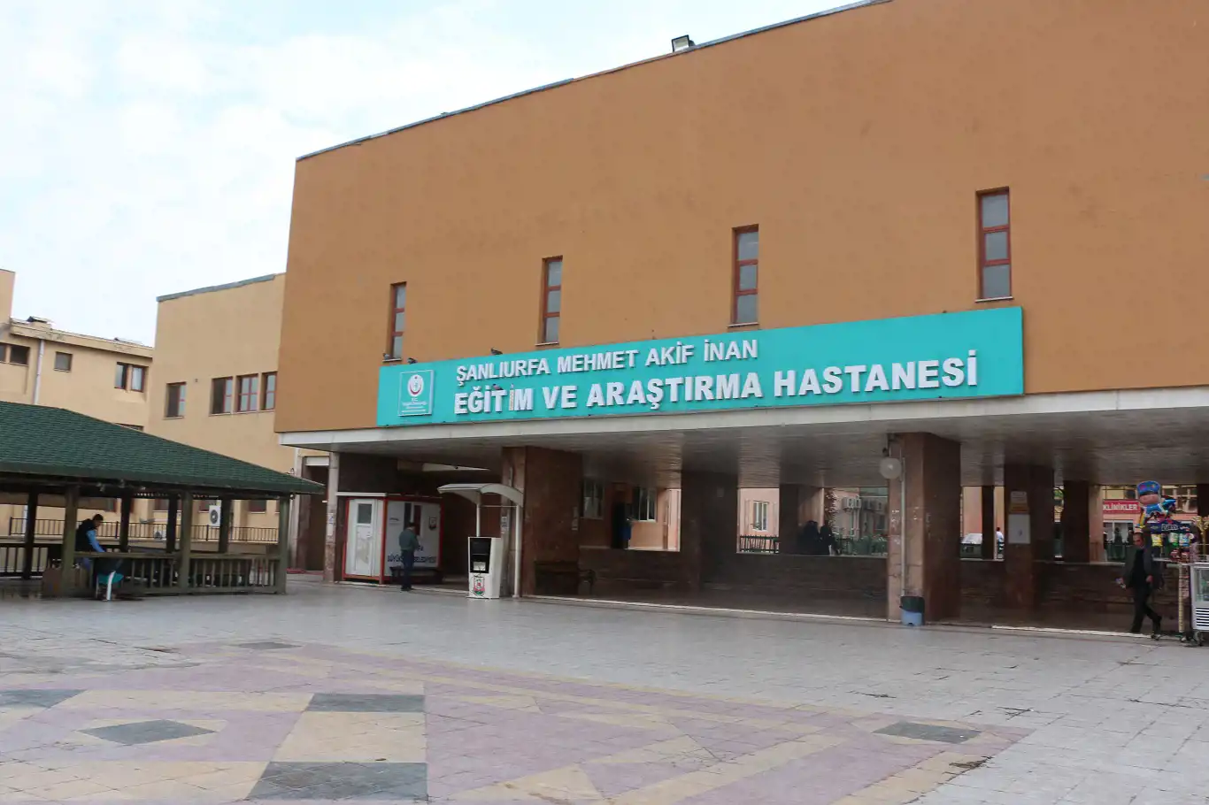 Şanlıurfa'da sağlık çalışanları iş bıraktı