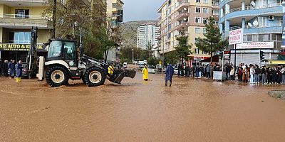 Sel Silvan’ı Vurdu: Ev ve İş Yerleri Sular Altında