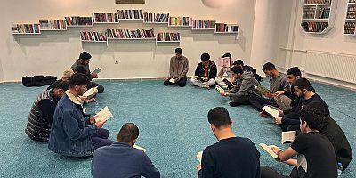 Selahaddin Eyyubi Erkek Öğrenci Yurdu mescidi, kitaplarla buluşuyor