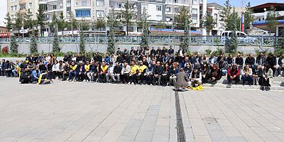 Silvan’da Eğitim-Sen’den “eğitimde şiddet” tepkisi: Oturma eylemi ve basın açıklaması