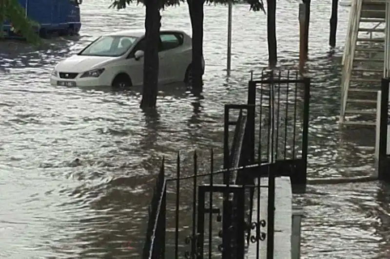 Sinop'ta sağanak nedeniyle eğitime ara