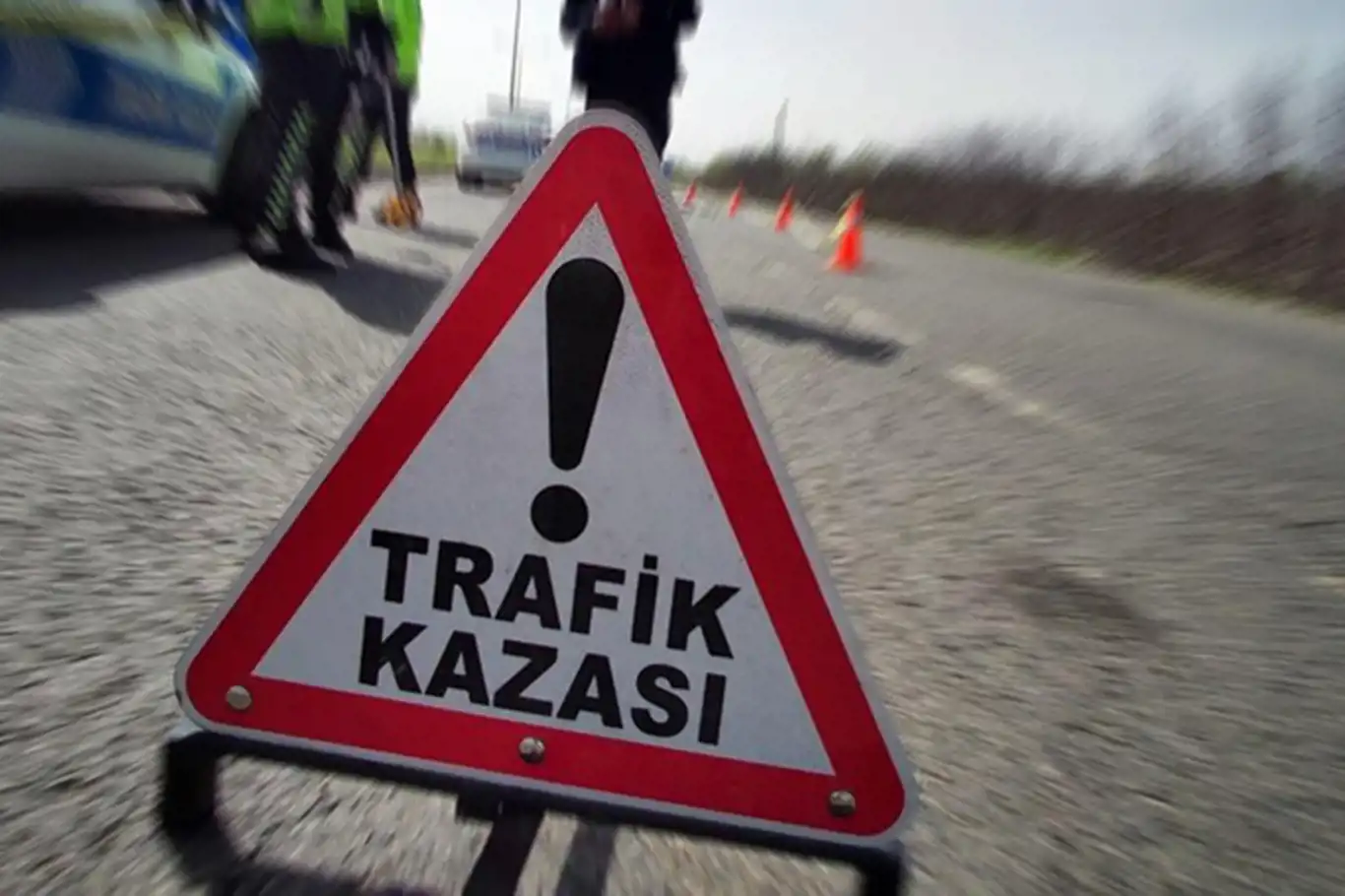 Şırnak'ta bir tırın devrilmesi sonucu 102 koyun ve keçi telef oldu