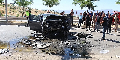Şırnak’ta iki otomobil kafa kafaya çarpıştı: Bir ölü, 3 yaralı