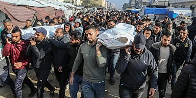 Siyonist katillerden Gazze’de cenaze törenine hava saldırısı: 16 şehit