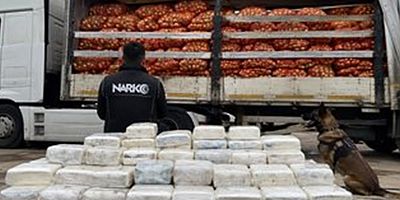 Soğan yüklü tırdan 150 kilo metamfetamin çıktı: 2 gözaltı