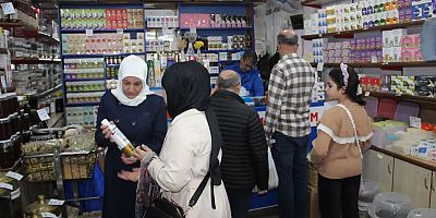 Soğuyan hava aktarlara yoğunluk getirdi: Kış çaylarına ilgi artıyor