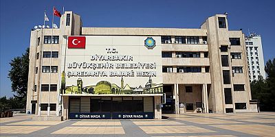 Son Dakika : Diyarbakır’da Büyükşehir Belediyesi Ulaştırma Daire Başkanlığı’nda İntihar