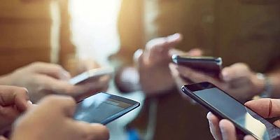 Sosyal medyaya yaş sınırı geliyor: Sosyal ağlara 15 yaş düzenlemesi komisyondan geçti