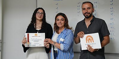 Sur Belediyesi Kürtçe Kursu Öğrencilerine Sertifikalarını Verdi