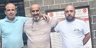 Sur’da 35 Yıl Sonra Duygusal Buluşma: Çocukluk Arkadaşları Hasret Giderdi